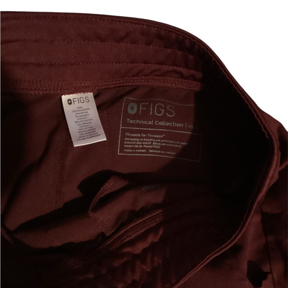#118 Figs burgundy Scrub Pants size extra small jogger style